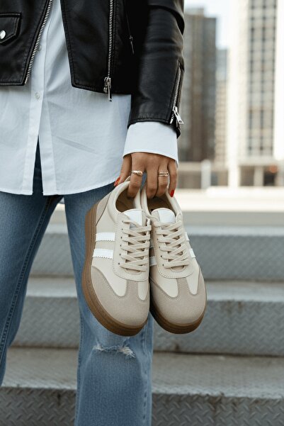 DİVOLYA Μπεζ σουέντ αθλητικά παπούτσια με ρίγες στα πλαϊνά