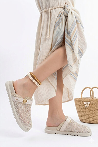 ACMZ SHOES شبشب صيفي شبكي مزين بإبزيم، احصل على مقاس واحد أصغر