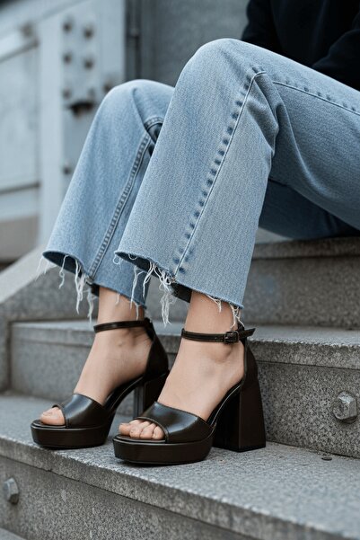 DİVOLYA June Brown Πτυχωτό λουστρίνι (τακούνι 9 εκ.) Παπούτσια με τακούνι με ...