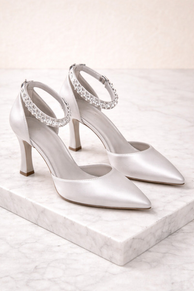 meefshoes Παπούτσια με πέτρες στον αστράγαλο και τακούνι.