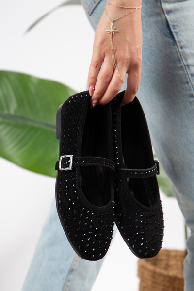 PLN SHOES حذاء نسائي مريح ذو نعل مريح، مزين بتفاصيل حجرية سوداء، حذاء خفيف ال...