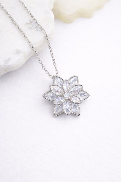 KAR DİAMOND 925 Ayar Gümüş Rodyum Kaplama Zirkon Taşlı Lotus Çiçeği Kadın Kol...