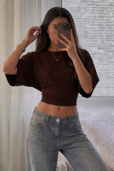 COMBİNE MİCHAİL Γυναικεία εφαρμοστή μπλούζα με φαρδιά μανίκια σε καφέ χρώμα