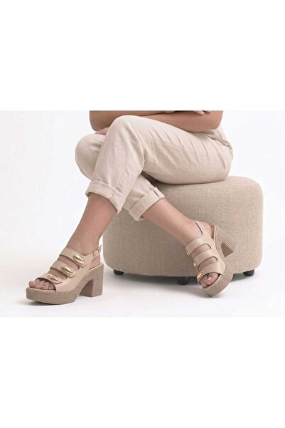 ds Dicle Stil Σανδάλια με 3 λεπτομέρειες με κούμπωμα