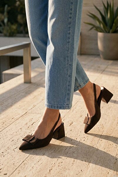 Modezya Γυναικεία παπούτσια με χοντρό τακούνι Sofia Brown Satin με λεπτομέρει...