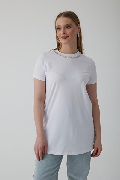 Moodbasic MB27.167 YAKASI TAŞ İŞLEMELİ TSHIRT