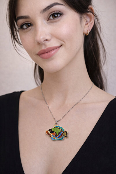 Marca Accessories Renkli Mine Detaylı Balık Figürlü Gümüş Renk Çelik Kolye