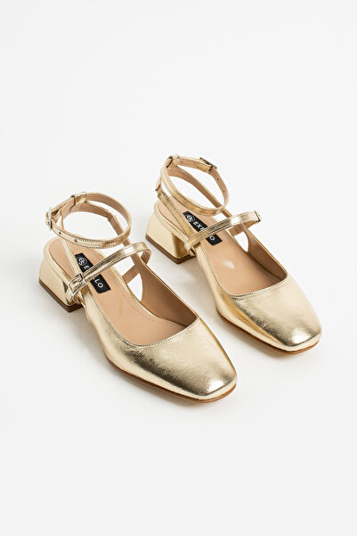 es exello Arka Açık Kısa Topuklu Küt Burunlu Gold Renk Ayakkabı