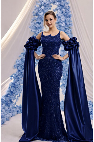 LADYGRACE KADIN ABİYE STRAPLEZ YAKA DETAYLI İŞLEMELİ UZUN KOL AKSESUARLI ELBİSE