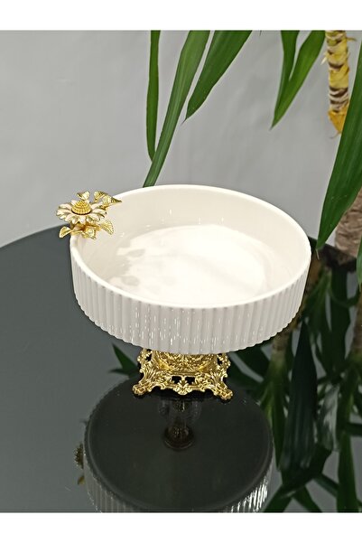 PARILTI HOME COLLECTİON Πορσελάνινο πιάτο με φιγούρες πεταλούδας και μαργαρίτ...