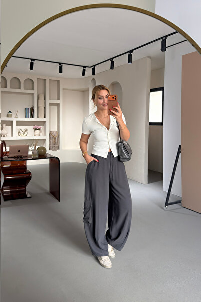 Sezgi Tekin Παντελόνι Tensel με λεπτομέρεια Cargo Pocket σε ανθρακί χρώμα