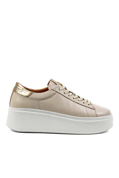 Celal Gültekin Kadın Bej Bağcıklı Kalın Tabanlı Deri Sneaker