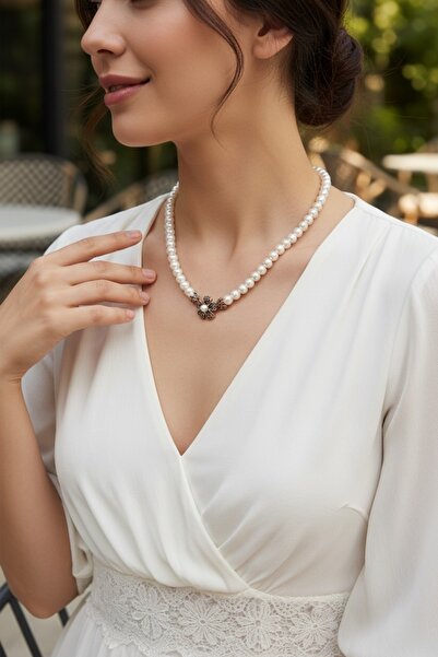 FAYRA ACCESSORIES Kristal Taşlı Çiçek Figürlü İnci Kolye