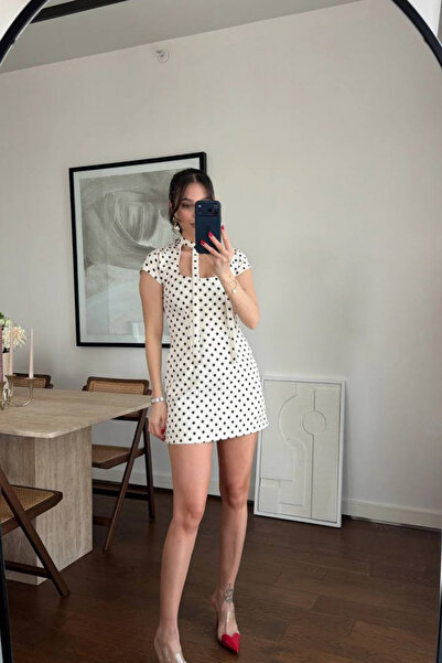 QBZ ΜΙΝΙ ΦΟΡΕΜΑ ΜΕ ΤΕΤΡΑΓΩΝΟ ΓΙΑΚΑ ΚΑΙ ΠΟΥΑΝΤΕΛΕΣ