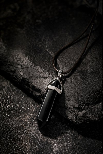 İyyaKee Natural Onyx Stone Necklace – Stylish and Energy Stone Necklace with Black Crystal Tip