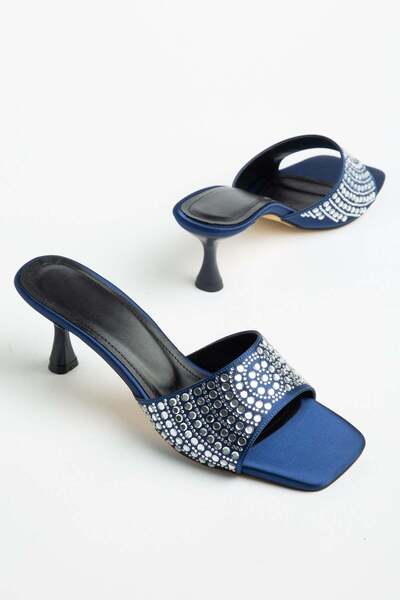 Dilimler Ayakkabı Γυναικείες παντόφλες με τακούνι σε μπλε ναυτικό χρώμα, σατέ...