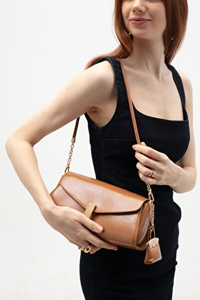 Matthew Cox Women's Arm Bag Camel Byn2525