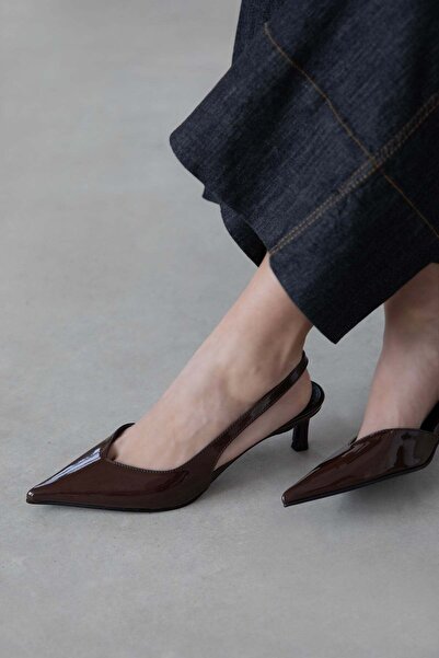 STRASWANS Γυναικεία δερμάτινα παπούτσια με τακούνι Levina σε καφέ χρώμα