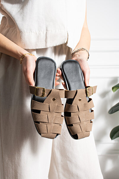diya shoes Γυναικείες παντόφλες Pimela με αξεσουάρ από σουέντ βιζόν και χρυσό...