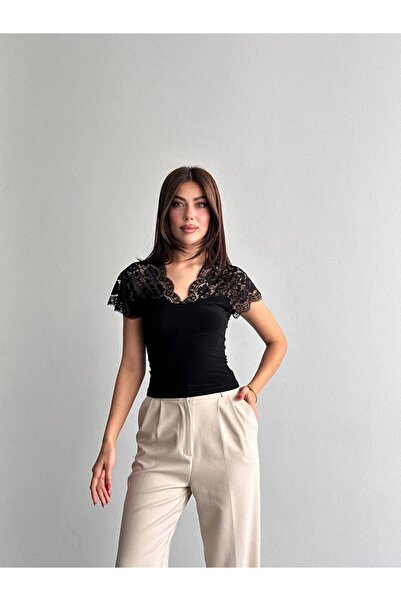 fhk atelier Dantelli Kısa Kol Bluz