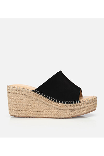 Hotiç Γυναικείες δερμάτινες σουέτ παντόφλες με μαύρη ψάθινη λεπτομέρεια και τ...