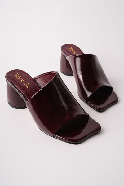 Madam Tarz Παντόφλες από γνήσιο δέρμα με χοντρό τακούνι JBR-T50