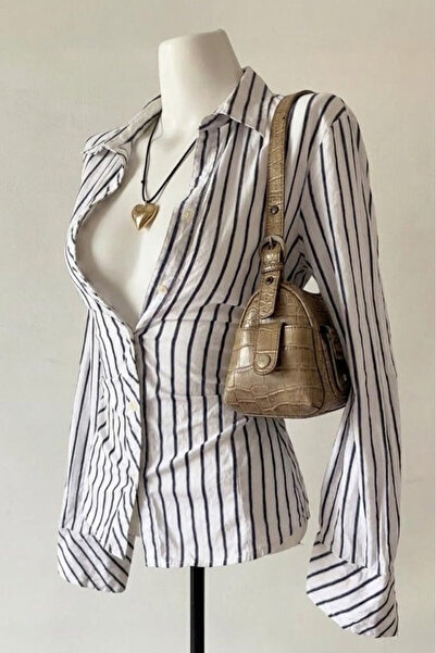 Gofeel Women's Oversize Y2K Shirt with Stripe Detail
