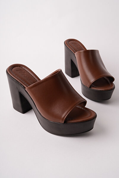 Madam Tarz NVL-161 Δερμάτινες παντόφλες με χοντρό τακούνι