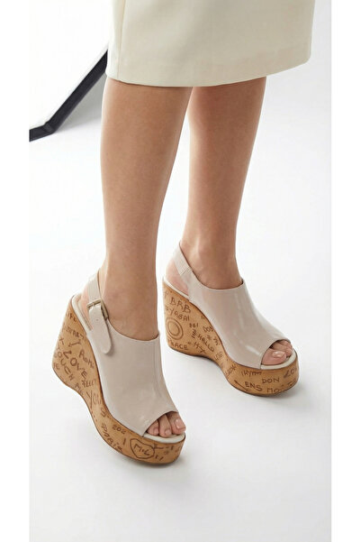 Limeo Γυναικεία πέδιλα με κλειστή πόρπη και λεπτομέρειες, ψηλά, με όψη ψάθας,...