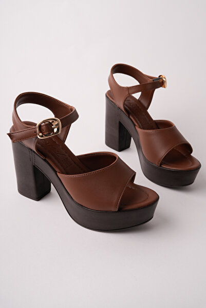 Madam Tarz NVL-163 Σανδάλια με Χοντρό Τακούνι και Επίπεδη Λουρίδα