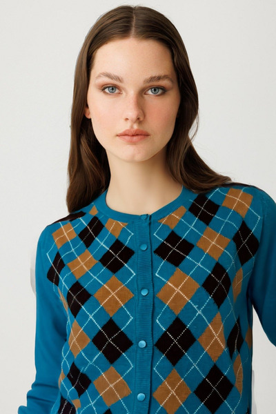 Desen Triko Women's Crew Neck Wool Cardigan with Diamond Pattern on the Front...