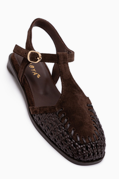Limoya Γυναικεία σανδάλια Clea από γνήσιο δέρμα σε καφέ χρώμα με κλειστό μπρο...