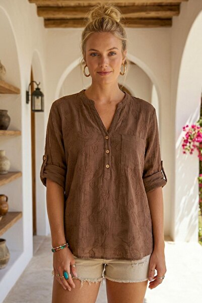 Chiccy Ανοιχτό καφέ χρώμα, μακρυμάνικη μπλούζα με κουμπιά στο γιακά, κεντημέν...