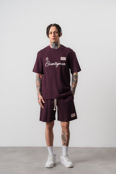 Respire طقم شورت تي شيرت رجالي مطرز بقصة عادية من كونتري مان باللون الأحمر ال...