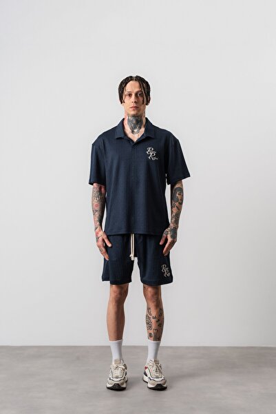 Respire طقم شورت تي شيرت رجالي من Erlined بقصة عادية وطباعة مكتوبة باللون الأ...