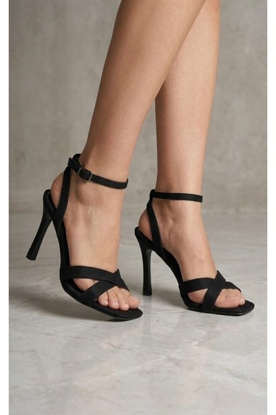 ELEVAM Women's Cross-Strap Shoes Black