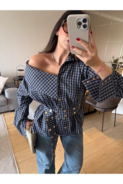 LOKADI Καρό πουκάμισο με ανοιχτό ώμο - Με ζώνη στη μέση και λεπτομέρεια με κο...