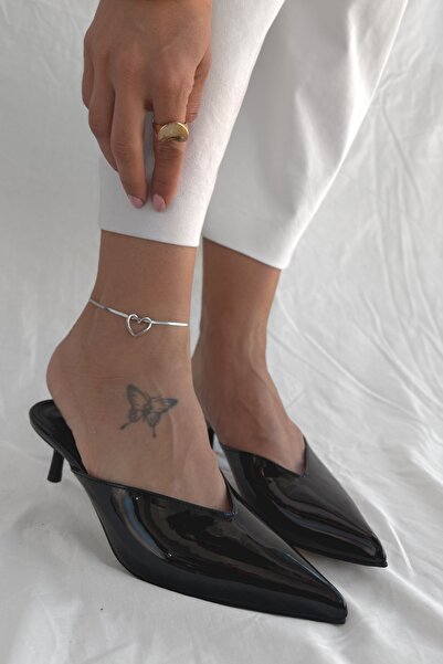 Shoebutik Simple Black Patent Leather Mini Heel Women's Slippers