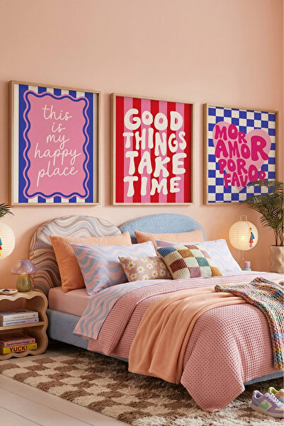 STARYUNA Σετ τριών τραπεζιών με ξύλινο πλαίσιο, πολύχρωμη τυπογραφία και ρετρ...