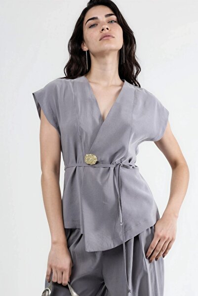 Hiccup Busem V-Neck Belted Crepe Vest