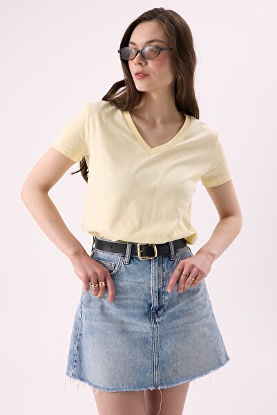 CrepTekstil Tricou Crep pentru femei, cu decolteu în V și mânecă scurtă, galb...
