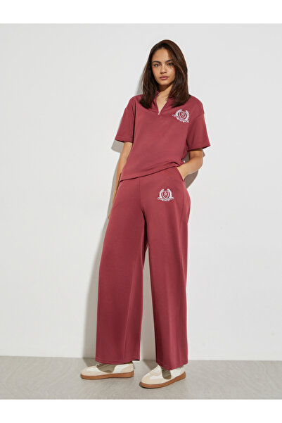Styli Burgundy Badge Print Zip Detail Polo T-Shirt