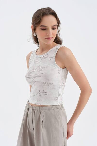 tw3 Γυναικείο σχέδιο με λεπτομέρειες εκτύπωσης και μεταλλικό λογότυπο της επω...