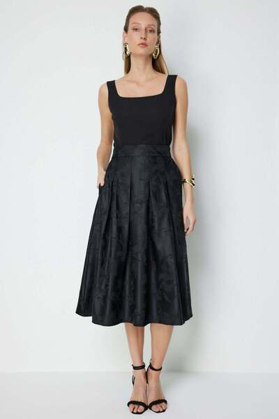 Ekol Φούστα μίντι με πιέτες και κέντημα λουλουδιών