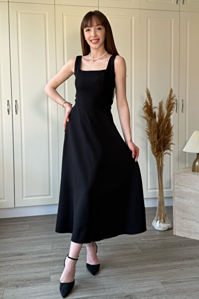 Dilay Gökoğlu Butik Μίντι μαύρο φόρεμα με τετράγωνο γιακά και λεπτομέρεια φου...