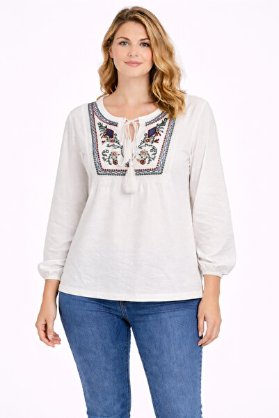 Şans Γυναικεία μπλούζα μεγάλου μεγέθους με κοκάλινη υφή, λεπτομέρεια κεντήματ...
