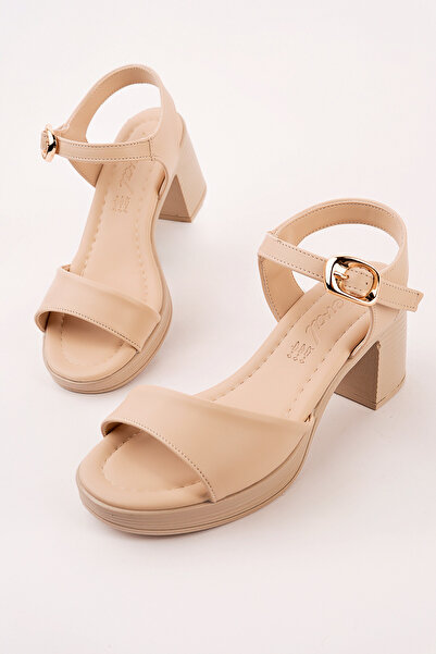 Madam Tarz NVL-794 Σανδάλια με ίσια φαρδιά τακούνια και ιμάντα