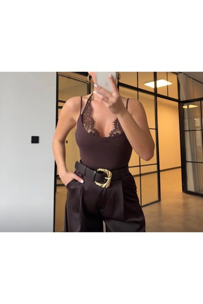 Butik Κορμάκι με δαντελένιες λεπτομέρειες