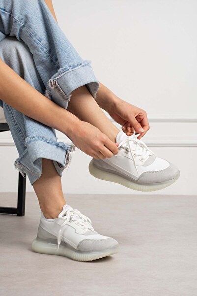 ShoeTek Γυναικεία αθλητικά παπούτσια Suwen με κορδόνια, γκρι σουέντ, λευκό δέρμα