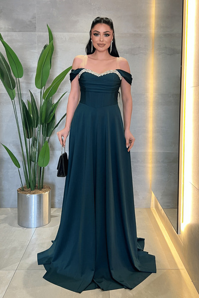 giyimmasalı Βραδινό φόρεμα από σατέν ύφασμα με λεπτομέρεια από πέτρα Balen - ...